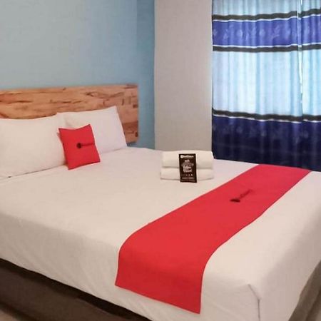 Готель Reddoorz @ Jalan Brigjend Katamso Medan 2 Екстер'єр фото
