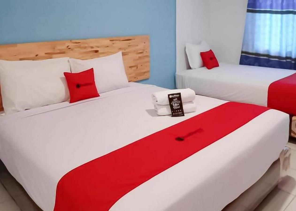 Готель Reddoorz @ Jalan Brigjend Katamso Medan 2 Екстер'єр фото